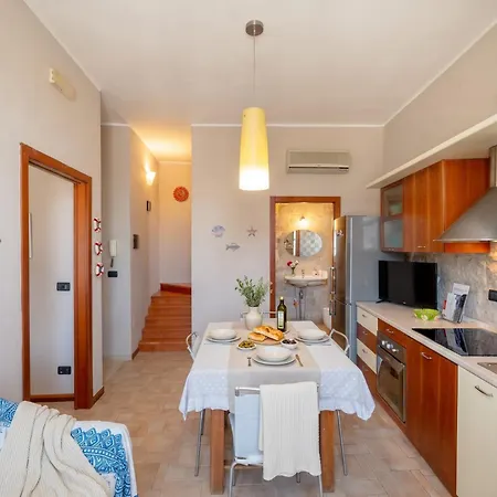La Terrazza Sul Mare 지오비나조